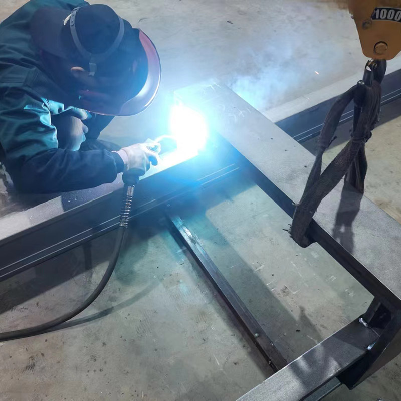 Beskyttet metalbuesvejsning (SMAW)